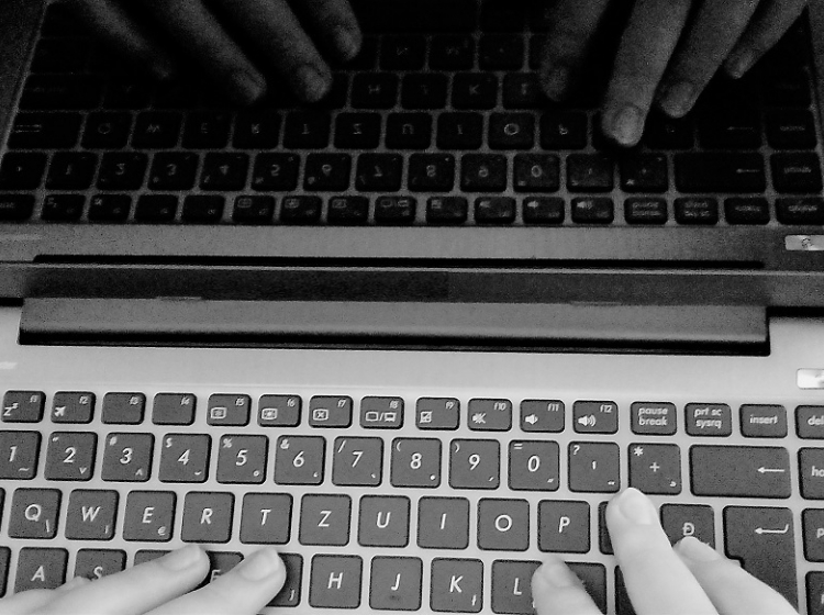 EK nad sovražni govor v spletu z novim IT-zaveznikom